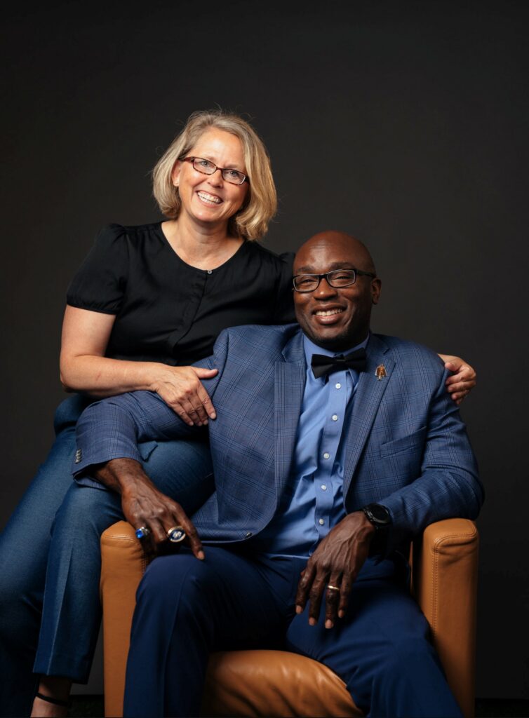 Photograph of Senia and Will Shields, the 2022 Library Lets Loose Honorary Hosts.